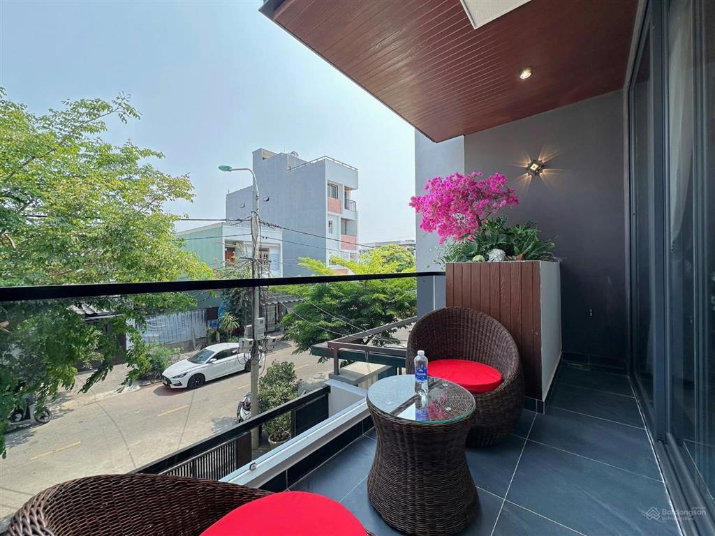 Nhà đẹp 3 tầng full nội thất hiện đại sang trọng, khu đô thị sinh thái hòa xuân, đn