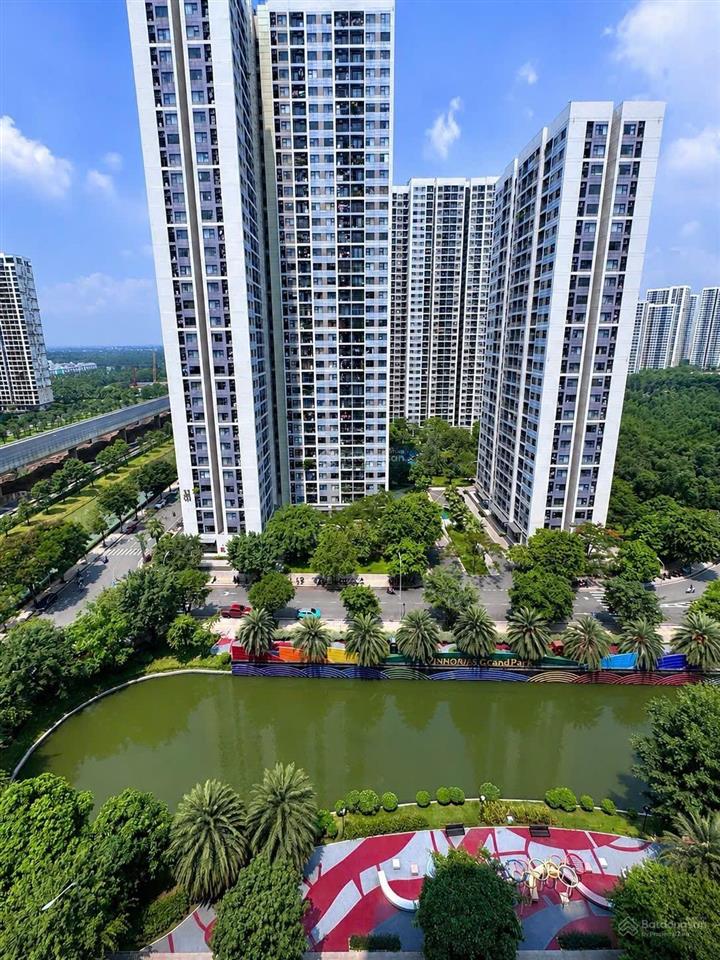 Deal hời! căn studio giá tốt 1,6 tỷ dt 34m2 sẵn nội thất  dự án vinhomes grand park