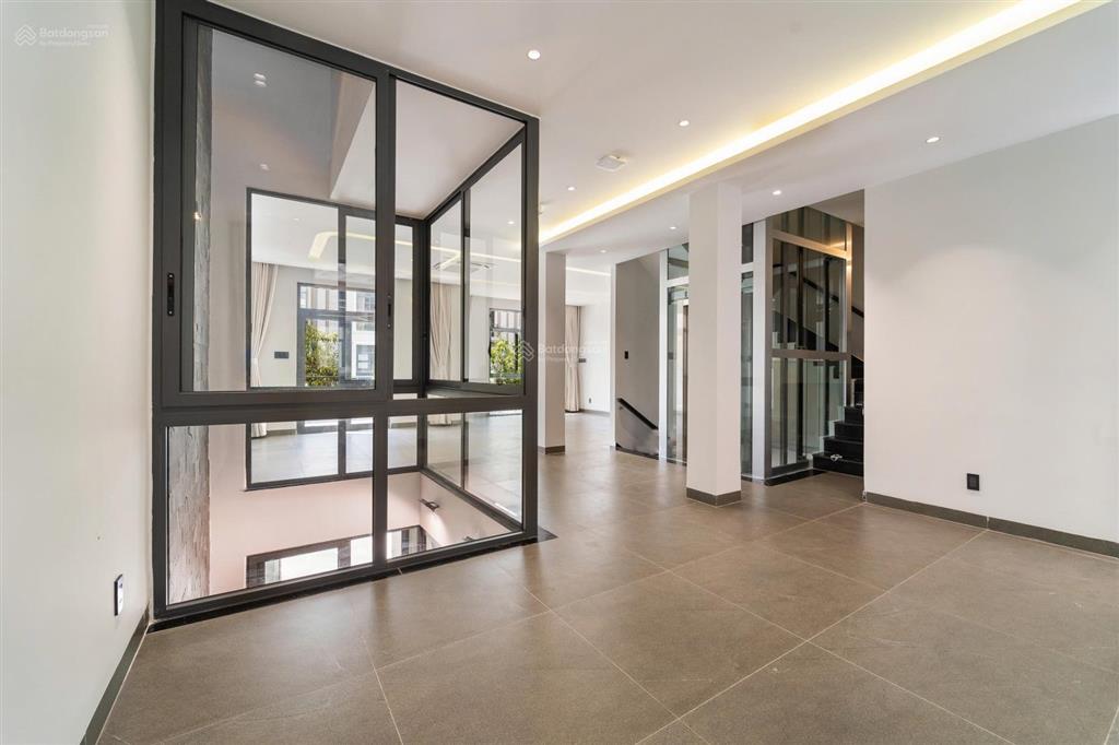Shophouse np liền kề diện tích sàn 445m² |vinhomes grand park | sẵn thang máy | giá 25 triệu/tháng