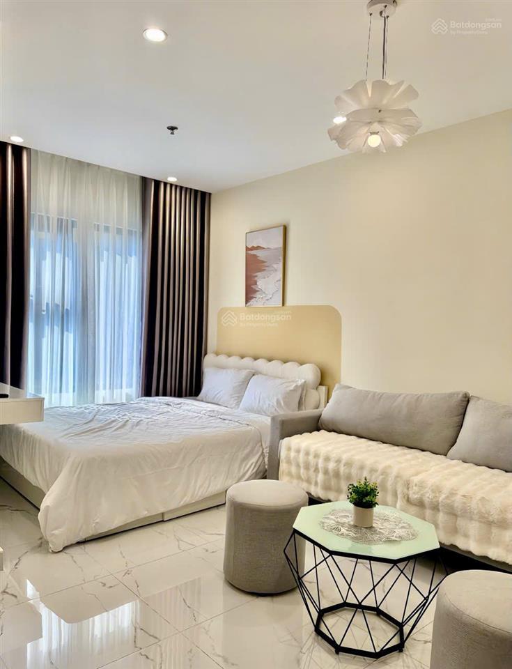Rẻ chấn động! bán căn studio, giá 1,790 tỷ, full nội thất cao cấp  cách vincom 1 phút đi bộ