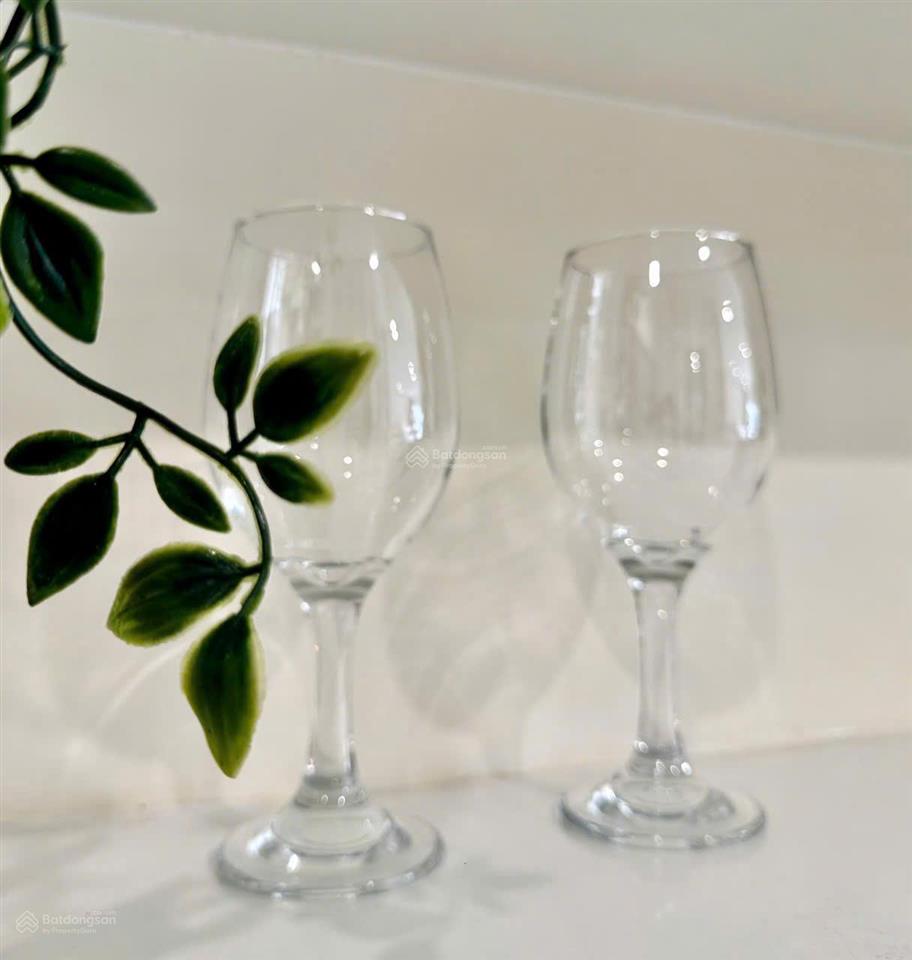 Rẻ chấn động! bán căn studio, giá 1,790 tỷ, full nội thất cao cấp  cách vincom 1 phút đi bộ