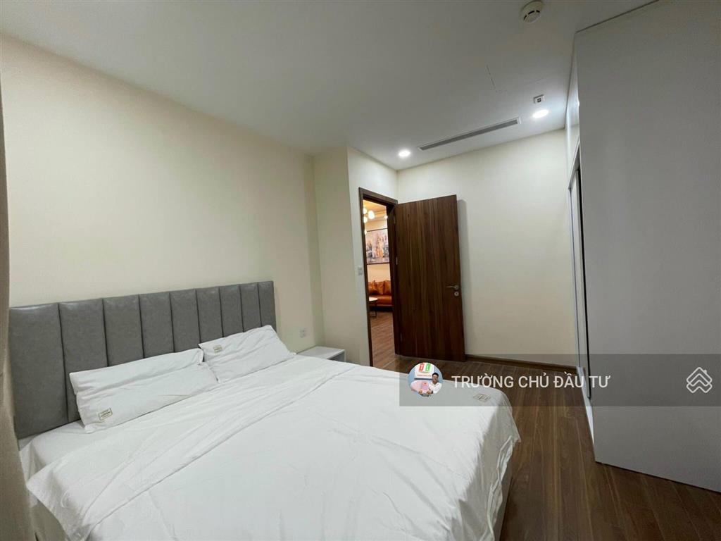 Bán cắt lỗ! chung cư giá rẻ c1 phạm văn đồng  hoàng quốc việt  nam từ liêm! full nội thất
