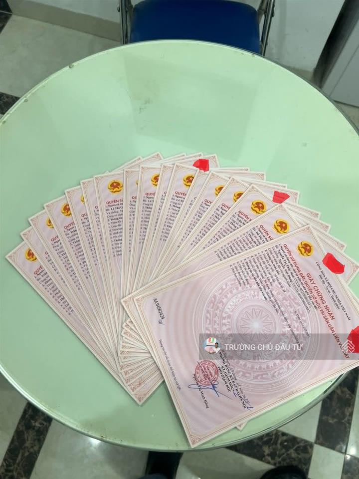 Bán cắt lỗ! chung cư giá rẻ c1 phạm văn đồng  hoàng quốc việt  nam từ liêm! full nội thất