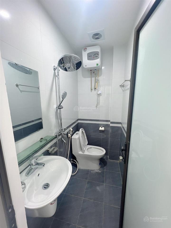 Căn 2 ngủ 55m2  full đồ  giá 8tr  điện nước giá dân  phố khâm thiên  đống đa