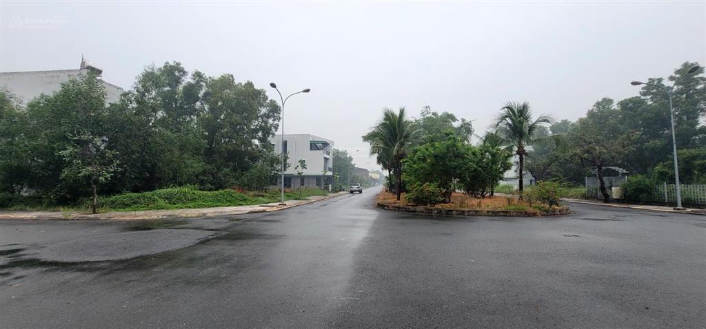 Bán lô sổ hồng g2 view về công viên trung tâm và nhà tre, giá 1,2 tỷ,  ngay