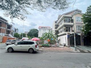 Lô góc 2mt đường số nam long ttc  quận 7 10x24m, giá 35 tỷ   0903 315 *** a huy