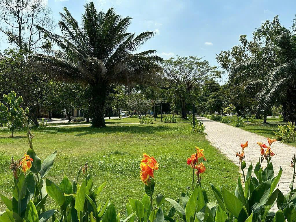 Hàng hot góc mặt tiền hoàng quốc việt  dt 6x22m 132m2  giá 19 tỷ