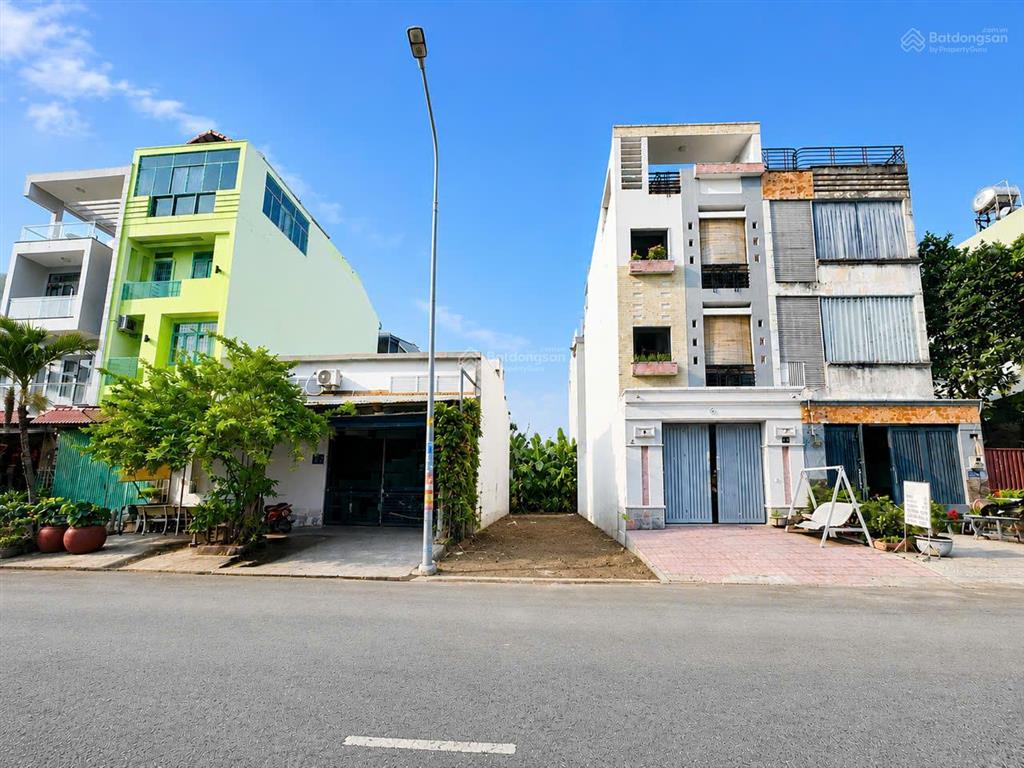 Lô đất 90m2 mặt tiền đường d1 lộ giới 20m phù hợp chdv, văn phòng, showroom chỉ 12 tỷ