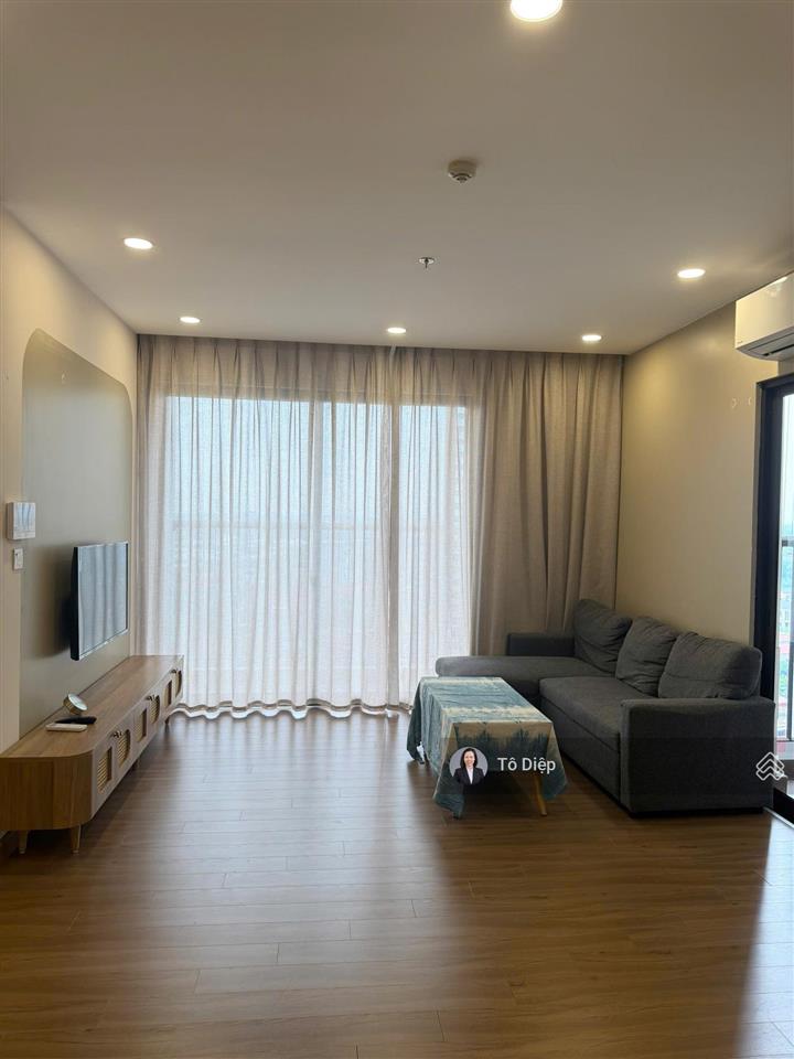 Cần cho thuê 75m2, 2 phòng ngủ full đồ skyoasis. nhà đẹp, giá tốt