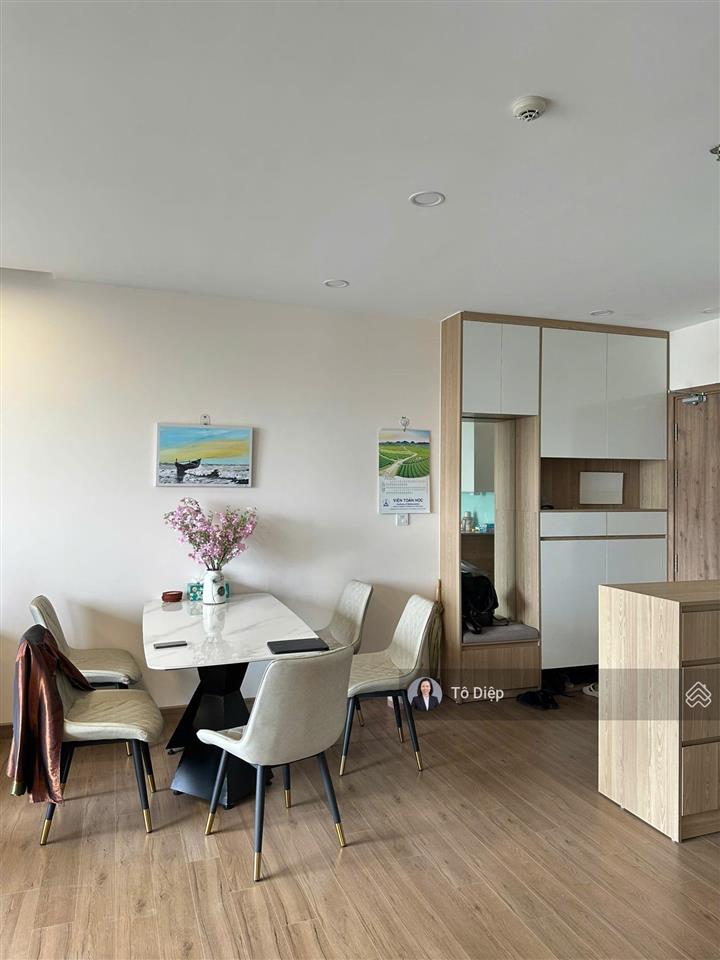 Bán cc sky oasis, 6,7 tỷ, 97m2, 3pn, 2wc  đông nam view hồ cực hiếm