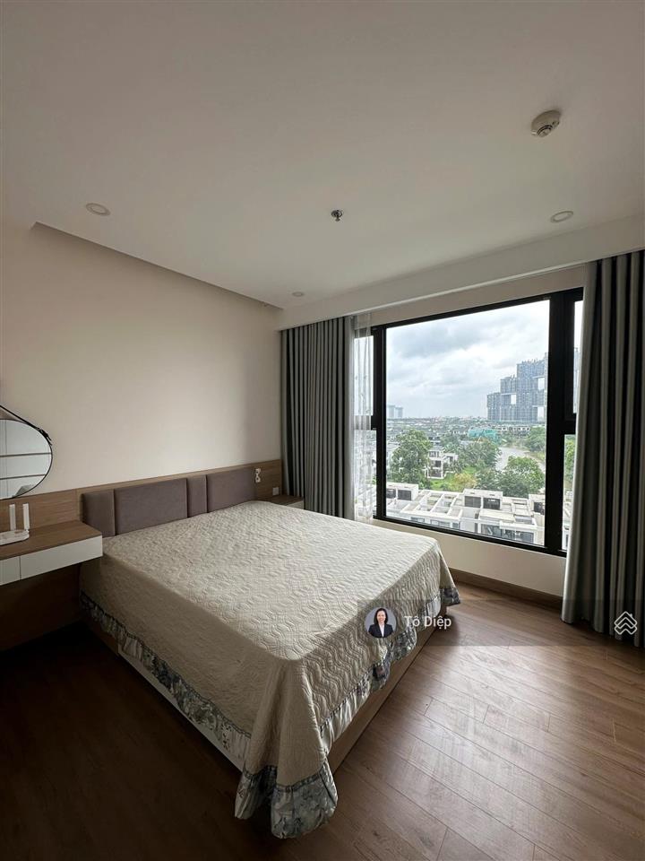 Bán cc sky oasis, 6,7 tỷ, 97m2, 3pn, 2wc  đông nam view hồ cực hiếm