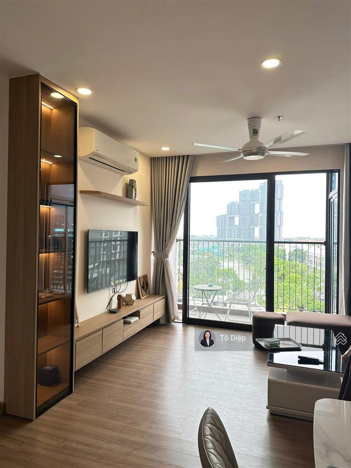 Bán cc sky oasis, 6,7 tỷ, 97m2, 3pn, 2wc  đông nam view hồ cực hiếm