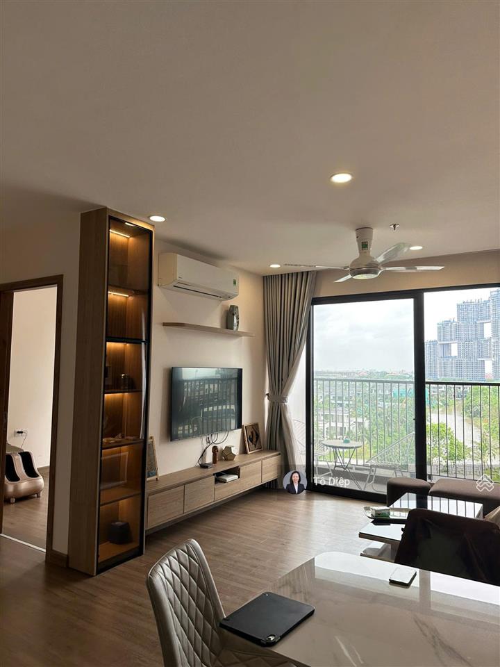 Bán cc sky oasis, 6,7 tỷ, 97m2, 3pn, 2wc  đông nam view hồ cực hiếm