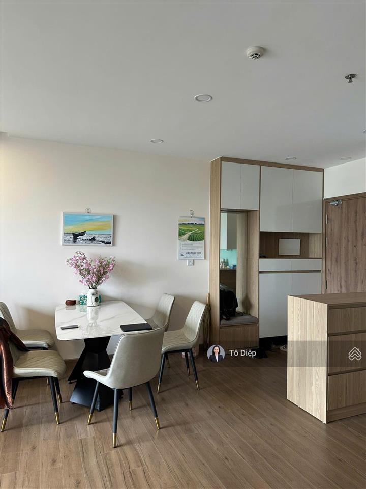 Bán cc sky oasis, 6,7 tỷ, 97m2, 3pn, 2wc  đông nam view hồ cực hiếm