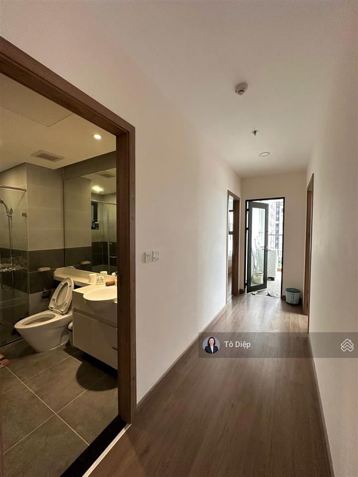 Bán cc sky oasis, 6,7 tỷ, 97m2, 3pn, 2wc  đông nam view hồ cực hiếm