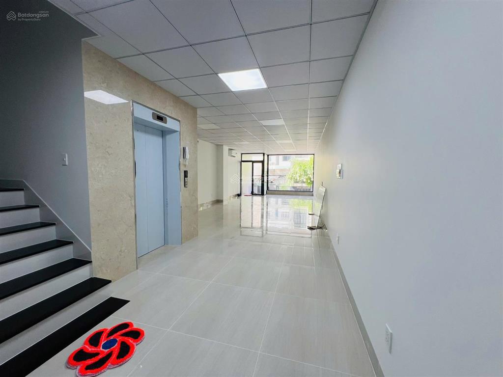 Cho thuê nhà phố kdc him lam  có thang máy  giá 50 triệu