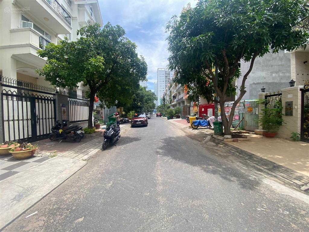 Cho thuê nhà phố kdc him lam  có thang máy  giá 50 triệu