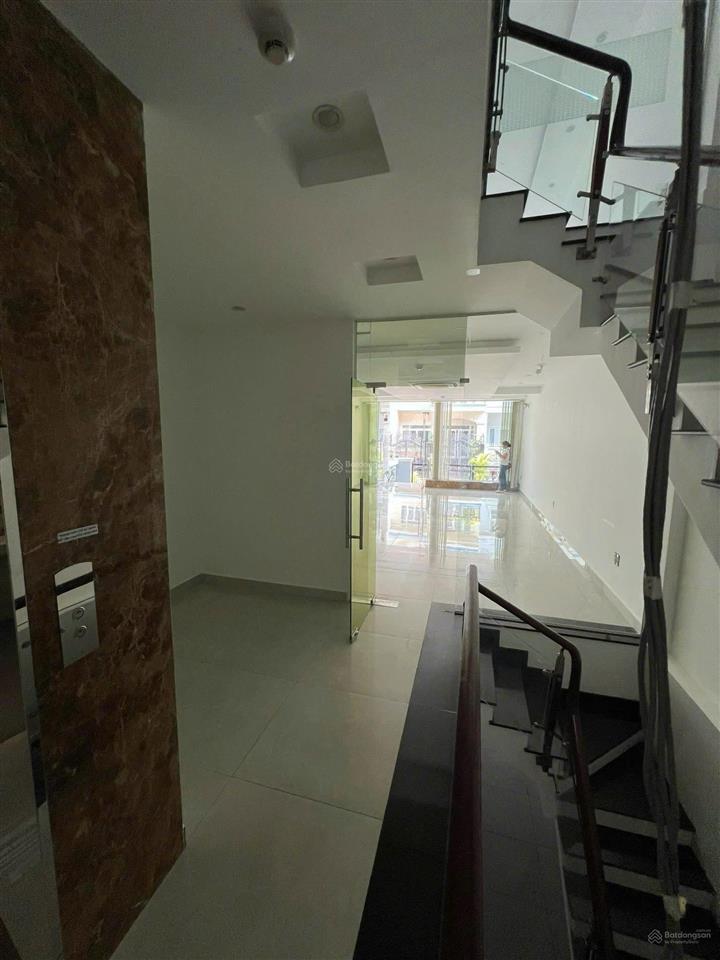 Cho thuê nhà phố kdc him lam  vị trí đẹp dễ kinh doanh  đường số 2