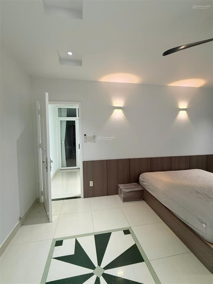 Biệt thự sadeco diện tích 300m2 cực rộng giá thuê chỉ 40 triệu/tháng