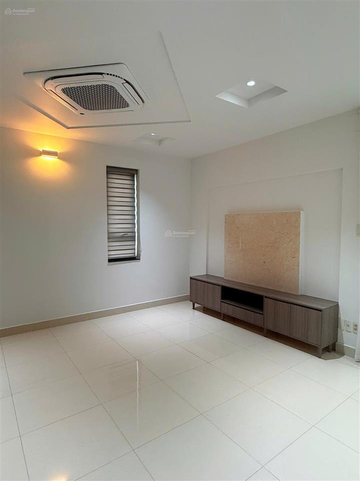 Biệt thự sadeco diện tích 300m2 cực rộng giá thuê chỉ 40 triệu/tháng