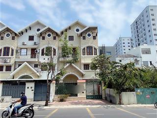 Biệt thự mặt tiền đường phú thuận rộng 30m ngang 8m cực đẹp có thang máy