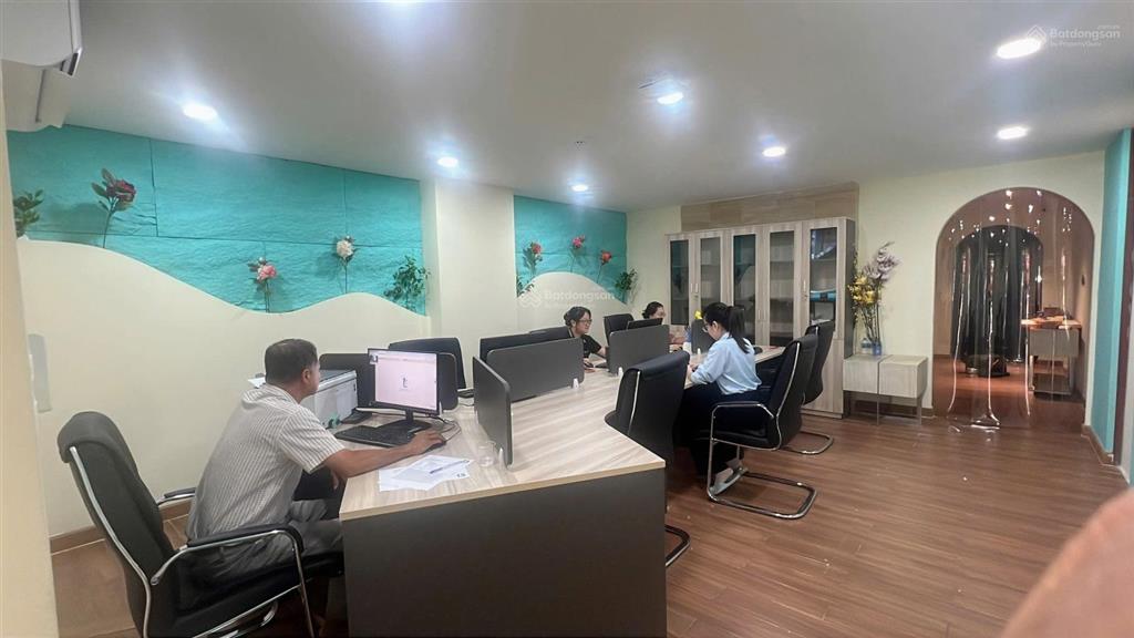 Cho thuê nhà đối diện vincom đường trần trọng cung 30m  45 triệu