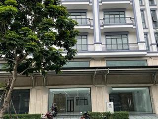 Chủ nhà kẹt tiền cần bán gấp căn 100m giá 19 tỷ, sổ hoàn công