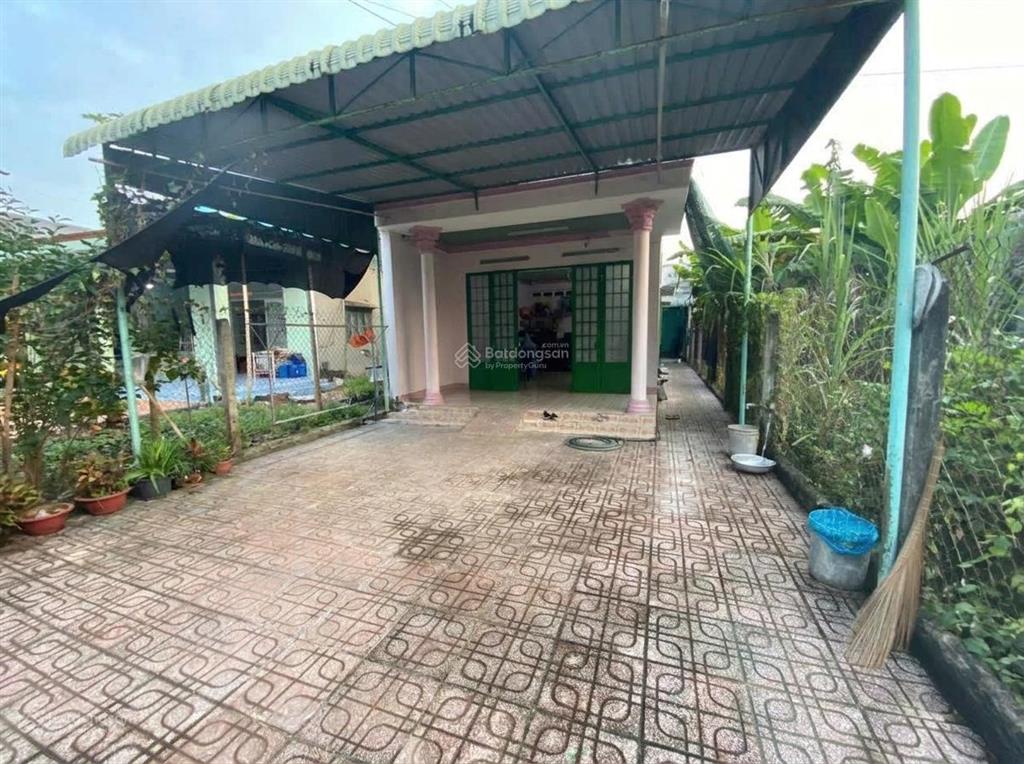 Bán gấp nhà cấp 4 đường cmt8, kp. 3, p. tây ninh, tp. tây ninh. đường nhựa 5m trước nhà. dt 183m2