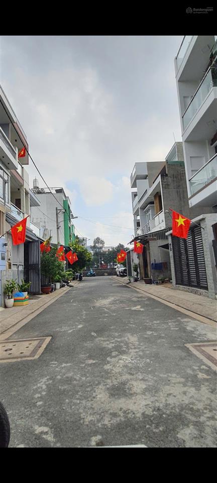 Căn nhà siêu đẹp, đường số 8, p.linh xuân. hẻm xe hơi 5m, nhà 1 trệt 2 lầu + tum có 4pn & 3wc