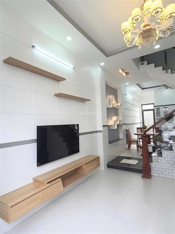 Căn nhà siêu đẹp, đường số 8, p.linh xuân. hẻm xe hơi 5m, nhà 1 trệt 2 lầu + tum có 4pn & 3wc