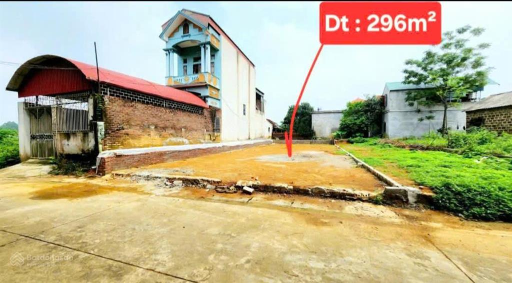 Mềm nhất linh sơn  hòa lạc, trục làng dt 300m2, mt 10m, giá hơn 30tr/m2