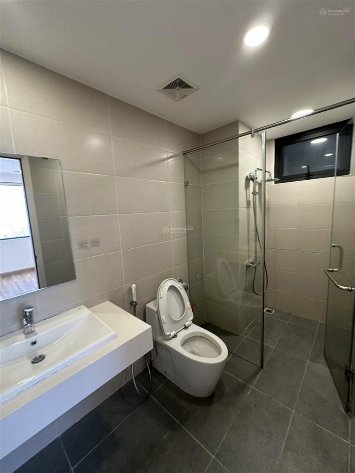 Cho thuê căn hộ 2pn 2wc 90m2 đồ cơ bản tại hà nội paragon  cầu giấy giá 14,5tr/th 0968 113 ***