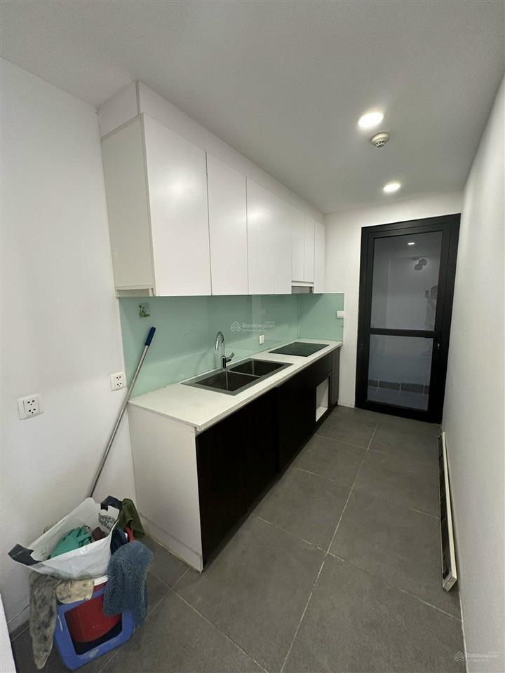 Cho thuê căn hộ 2pn 2wc 90m2 đồ cơ bản tại hà nội paragon  cầu giấy giá 14,5tr/th 0968 113 ***