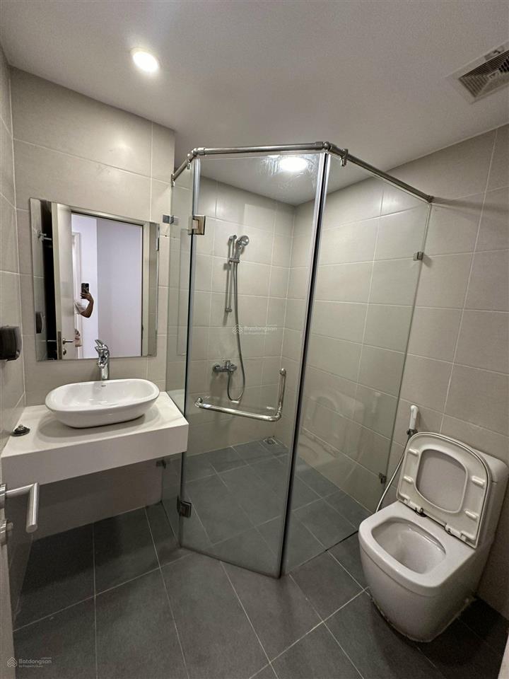 Cho thuê căn hộ 2pn 2wc 90m2 đồ cơ bản tại hà nội paragon  cầu giấy giá 14,5tr/th 0968 113 ***