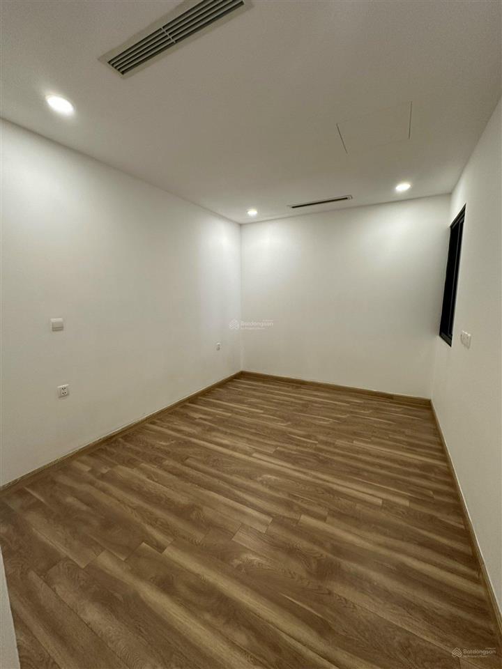 Cho thuê căn hộ 2pn 2wc 90m2 đồ cơ bản tại hà nội paragon  cầu giấy giá 14,5tr/th 0968 113 ***