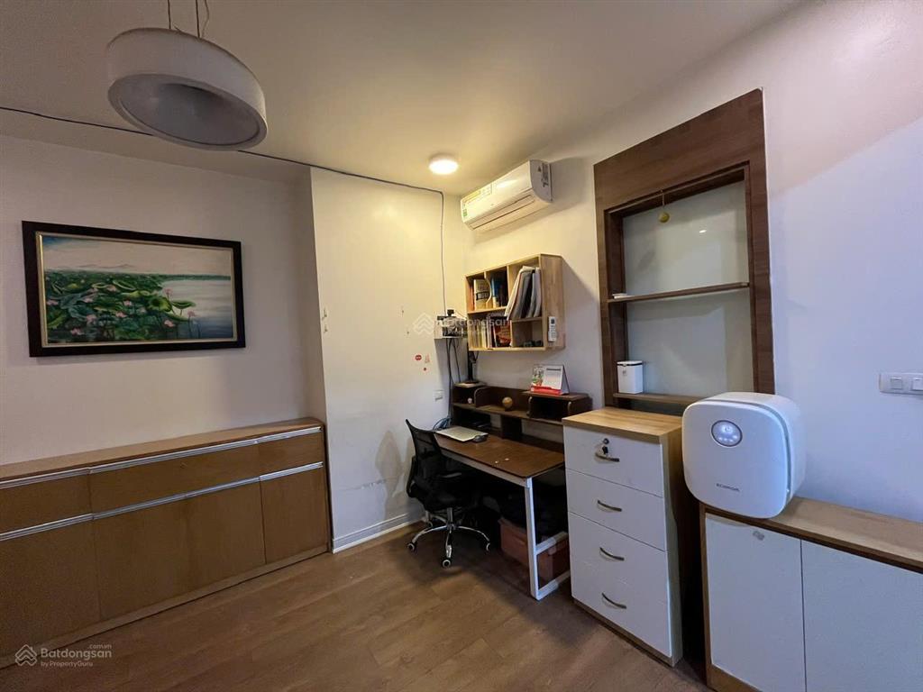 Cho thuê chcc 142m2 4pn đồ cơ bản, nhà sạch đẹp tại golden palace  mễ trì giá 23tr/th 0971 759 ***