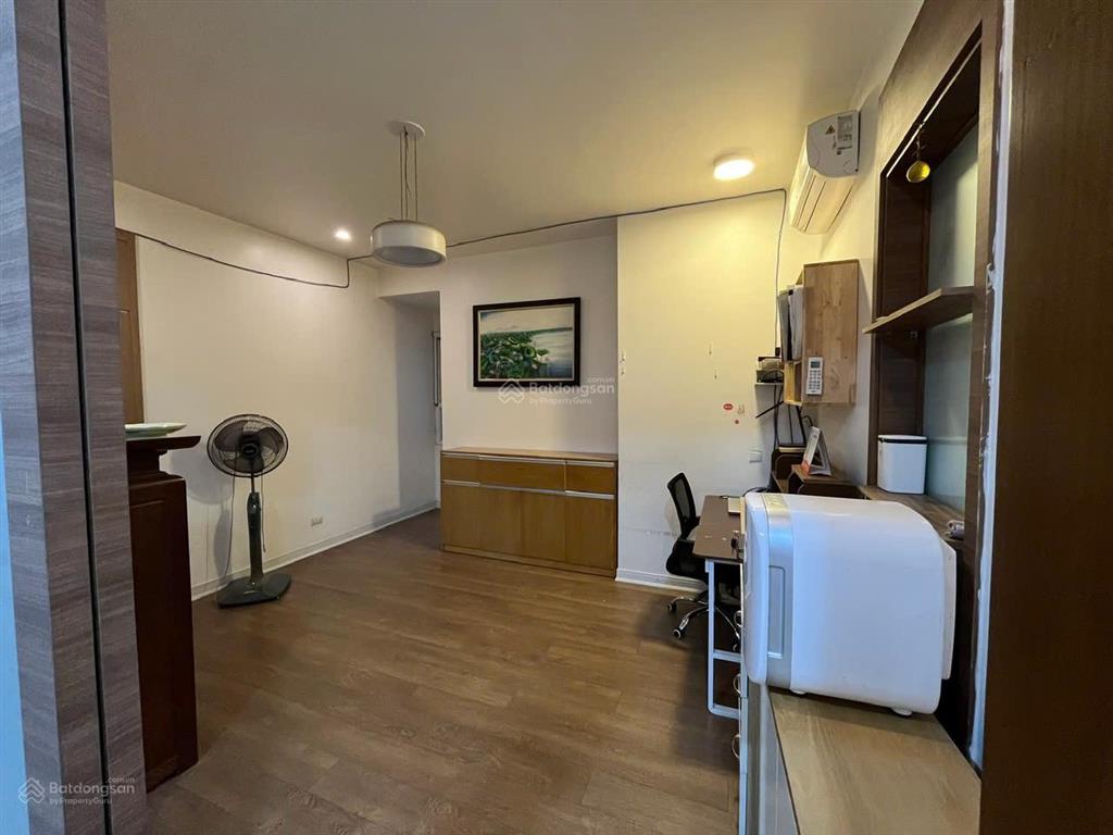 Cho thuê chcc 142m2 4pn đồ cơ bản, nhà sạch đẹp tại golden palace  mễ trì giá 23tr/th 0971 759 ***
