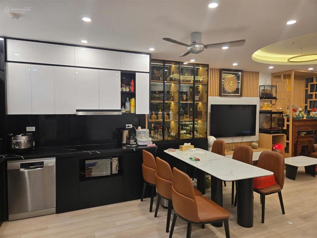Cho thuê căn hộ tại cc c6 mỹ đìnhtrần hữu dực 130m2 4pn full đồ nhà đẹp giá 15,5tr/th 0824 825 ***