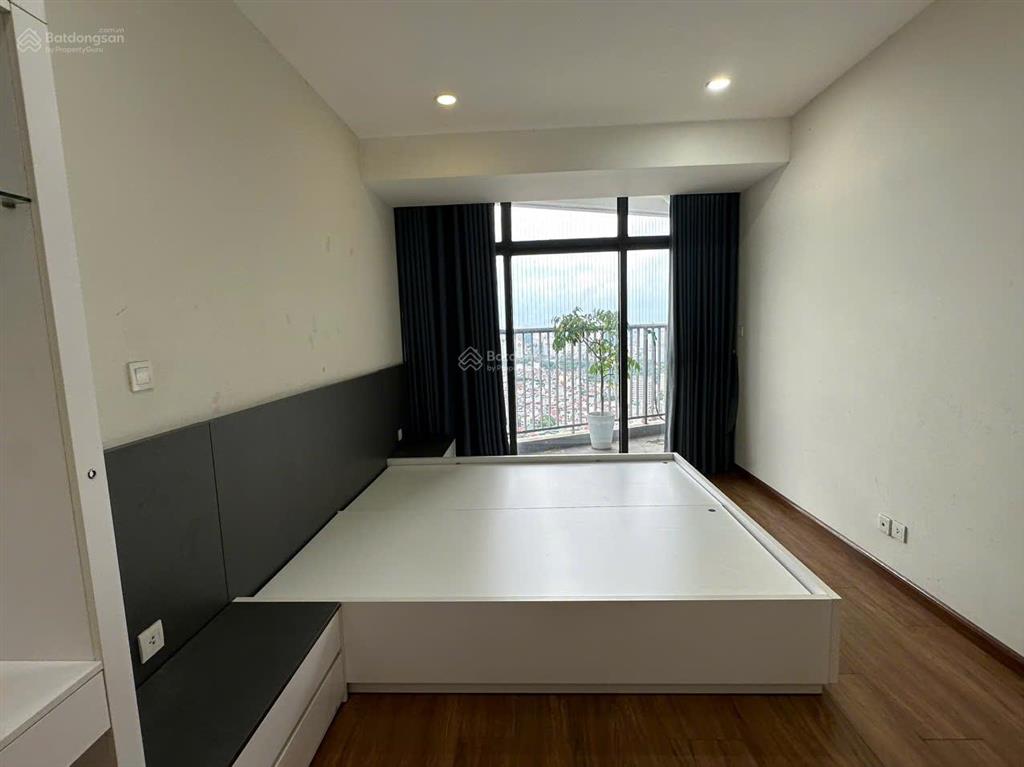 Vào luôn căn hộ ở discovery  cầu giấy 150m2 3pn 2vs full nội thất nhà đẹp giá 23tr/th 0968 113 ***