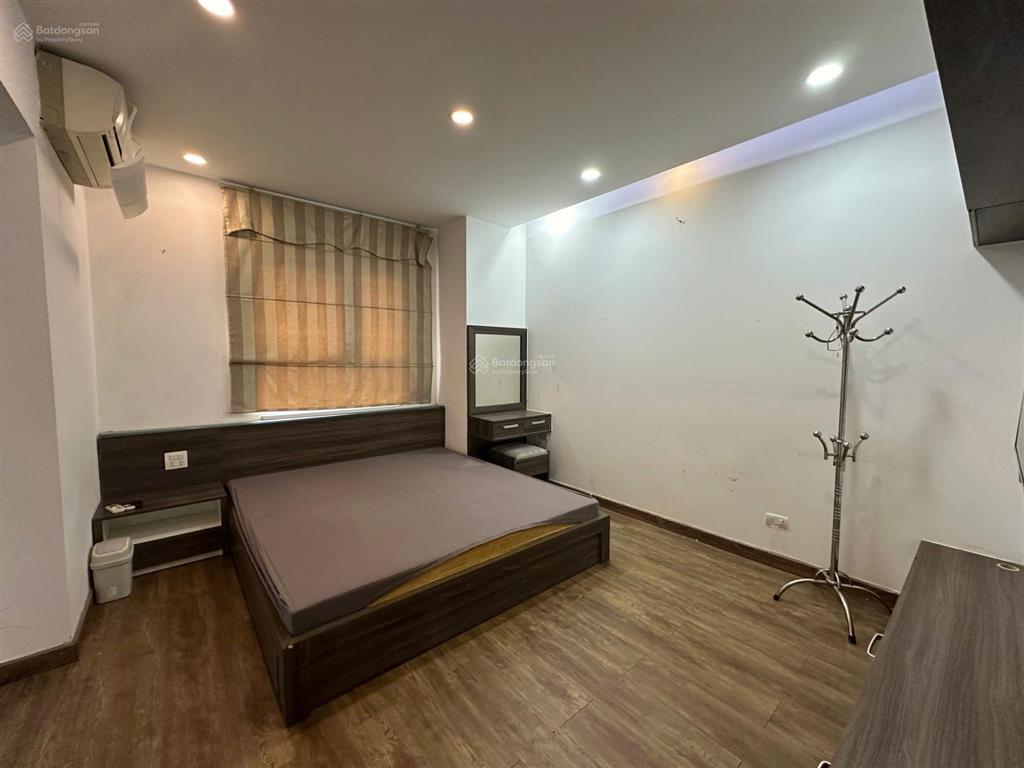 Chính chủ cho thuê golden palace  mễ trì 120m2 3pn 2vs full nội thất đẹp giá 17tr/th 0968 113 ***