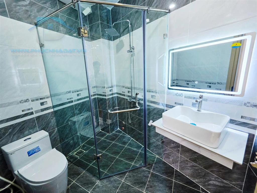 Cơ hội hiếm có để sở hữu căn nhà phố ngang 10m7 siêu rộng có thang máy  giá 8.5 tỷ, 10.7x8m