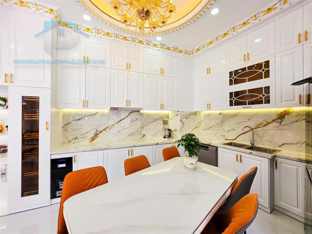 Cơ hội hiếm có để sở hữu căn nhà phố ngang 10m7 siêu rộng có thang máy  giá 8.5 tỷ, 10.7x8m
