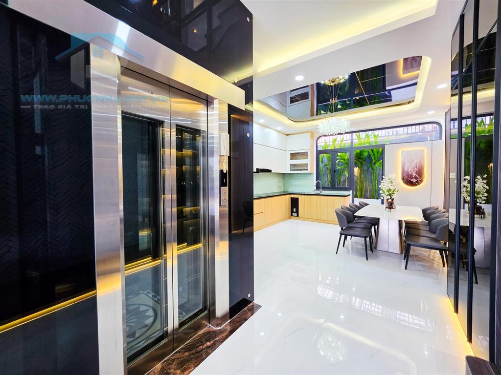 Căn duy nhất còn sót lại, ngang 5m có thang máy, bước 1 bước ra công viên quận 7  giá 17.5 tỷ