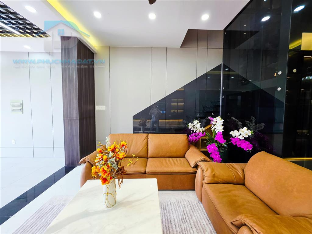 Căn duy nhất còn sót lại, ngang 5m có thang máy, bước 1 bước ra công viên quận 7  giá 17.5 tỷ