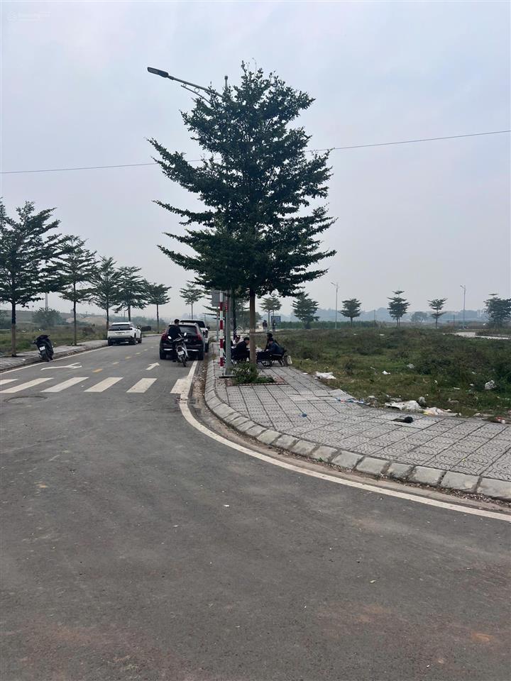 Cc gửi lk621 lô nằm áp lô góc, sát đường 48m và nằm giữa cầu hồng hà và thượng cát