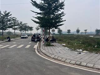 Cc gửi lk621 lô nằm áp lô góc, sát đường 48m và nằm giữa cầu hồng hà và thượng cát