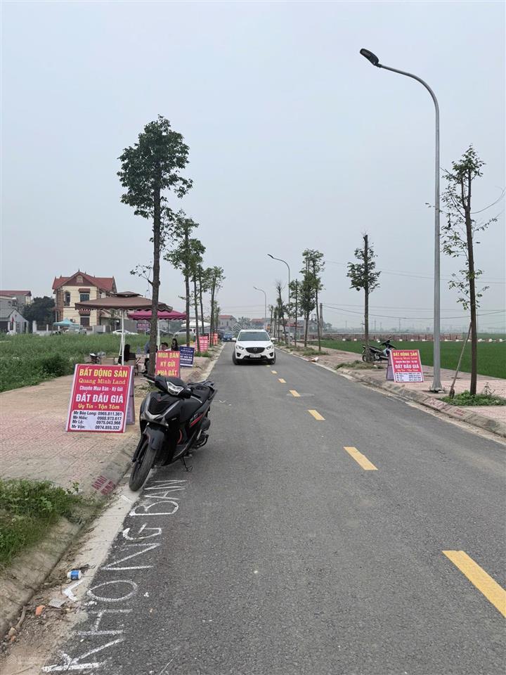 Hot duy nhất lô góc 3 mặt tiền tại đấu giá xã yên lãng mê linh giá trúng 49tr/m2 chênh nhẹ