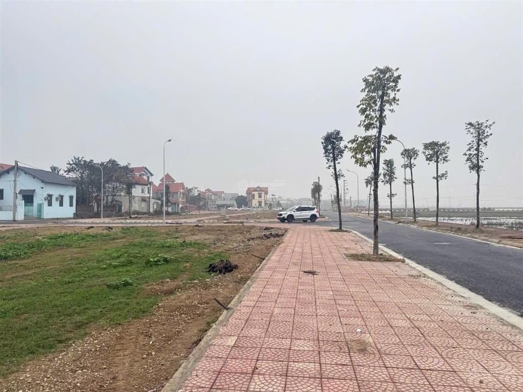 Hot duy nhất lô góc 3 mặt tiền tại đấu giá xã yên lãng mê linh giá trúng 49tr/m2 chênh nhẹ