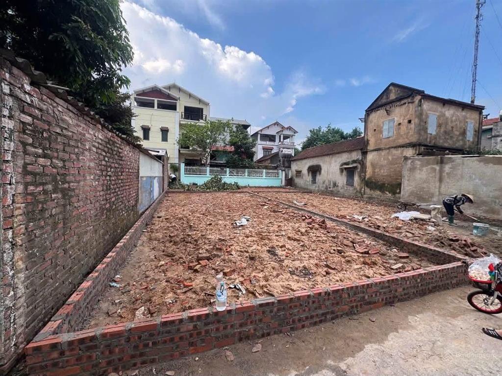 Chủ gửi bán lô đất đẹp tại chi đông quang minh full thổ cư ngõ thông ô tô vào đất, kv sầm uất
