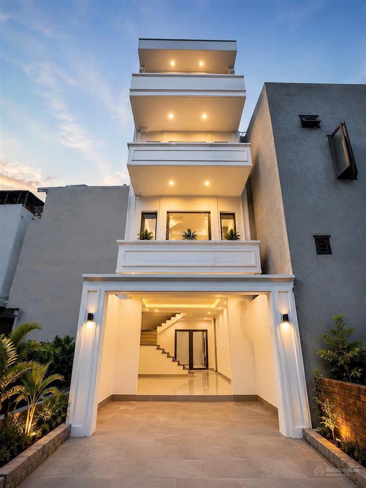 Cc bán gấp căn nhà 4 tầng mới tinh tại tổ 8 quang minh, oto đỗ cửa nội thất cơ bản, kv trung tâm